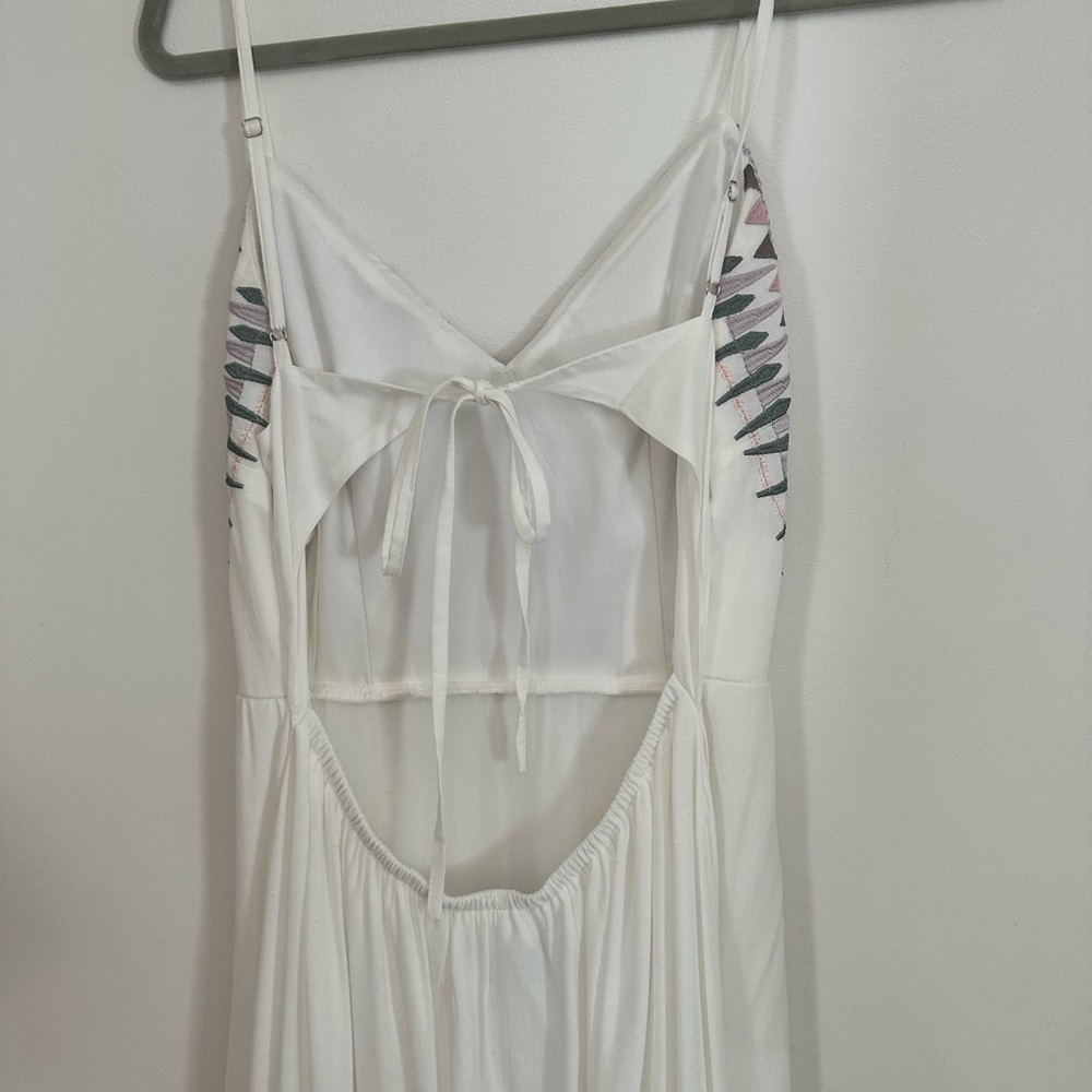 Lulu’s white embroidered maxi dress, vacation, wedding, size M. - Picture 6 of 6